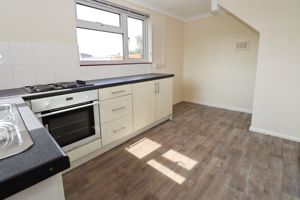 DE VERE ESTATE- click for photo gallery